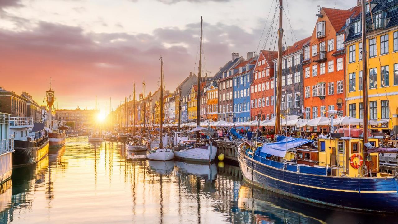 Lovely 3Br Manor Apartment 5 Min From Tivoli Gardens Copenaghen Esterno foto
