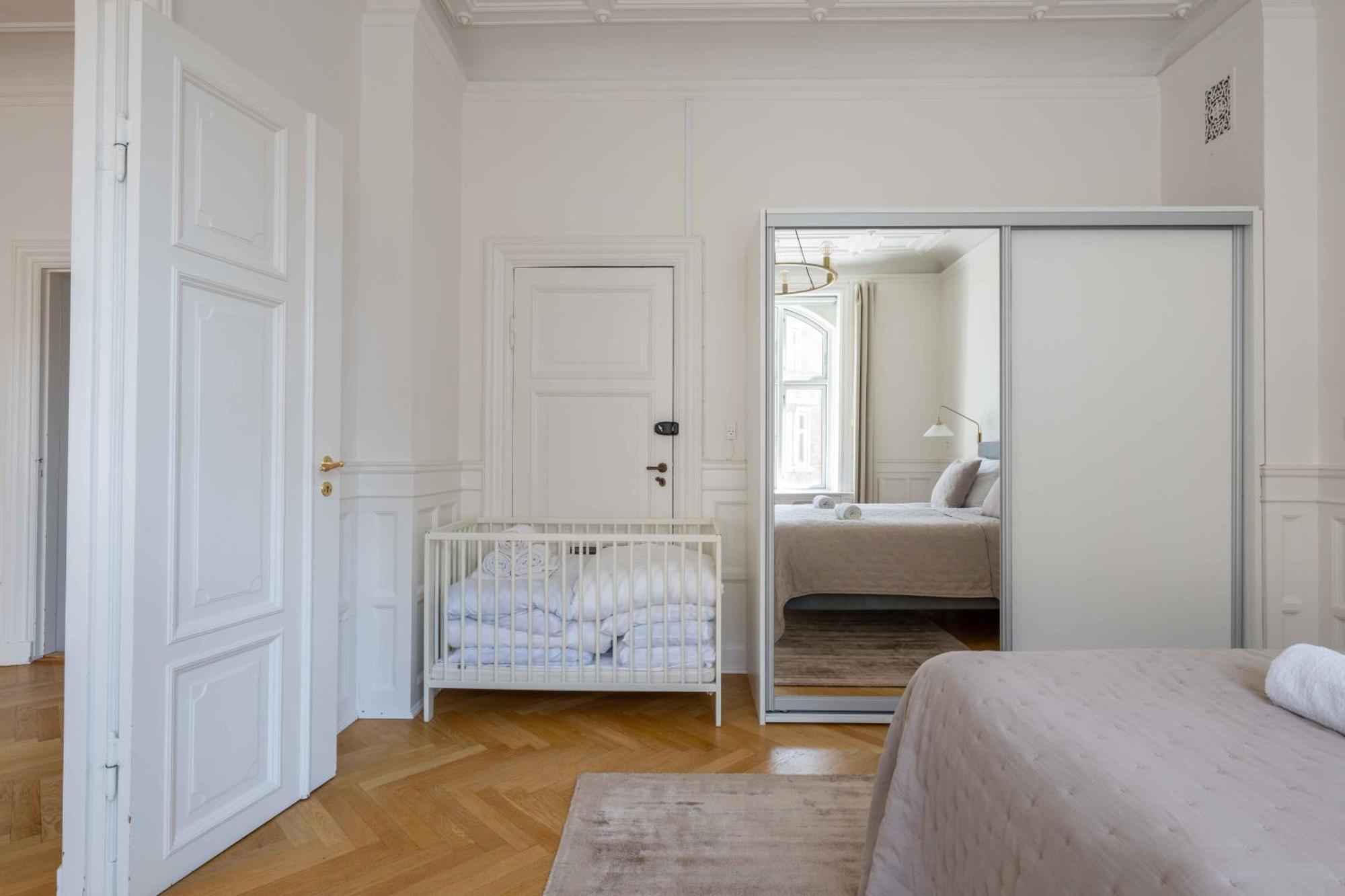 Lovely 3Br Manor Apartment 5 Min From Tivoli Gardens Copenaghen Esterno foto